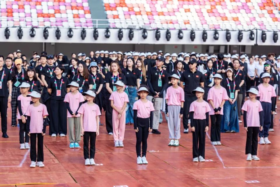 虑演职人员, com 虑演职人员, com