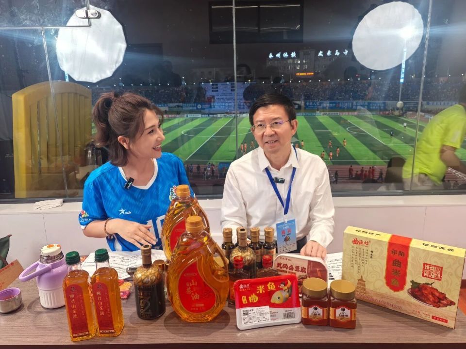 om, 祁阳送福票, 身直播间